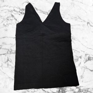 Women's Black V-Neck Sleeveless Tank Top